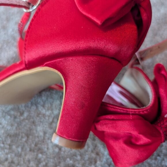 Badgley Mischka Red Satin Heels - Picture 9 of 9